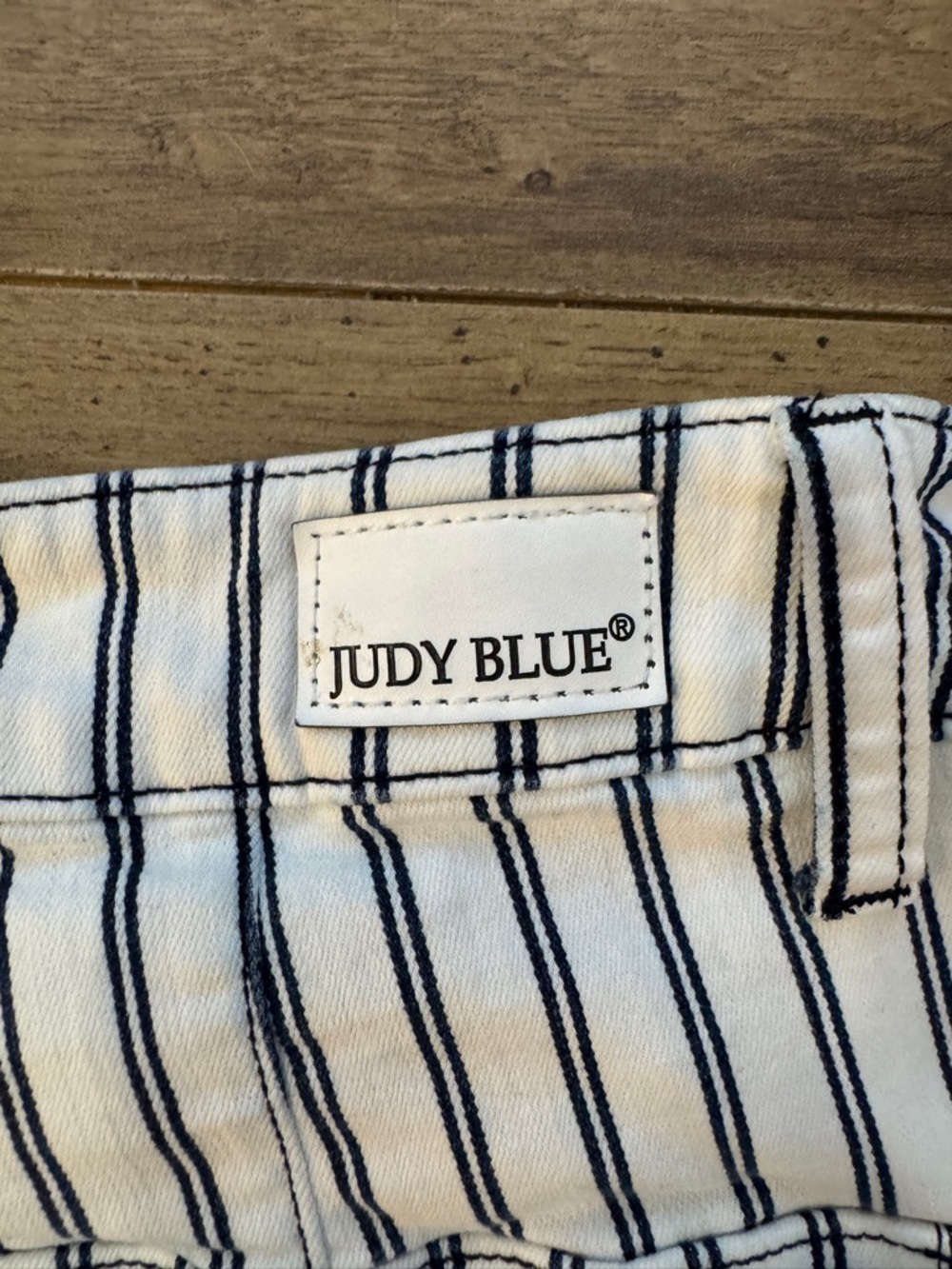 Judy Blue Striped High-Waisted Shorts
Size 2X - Picture 6 of 8
